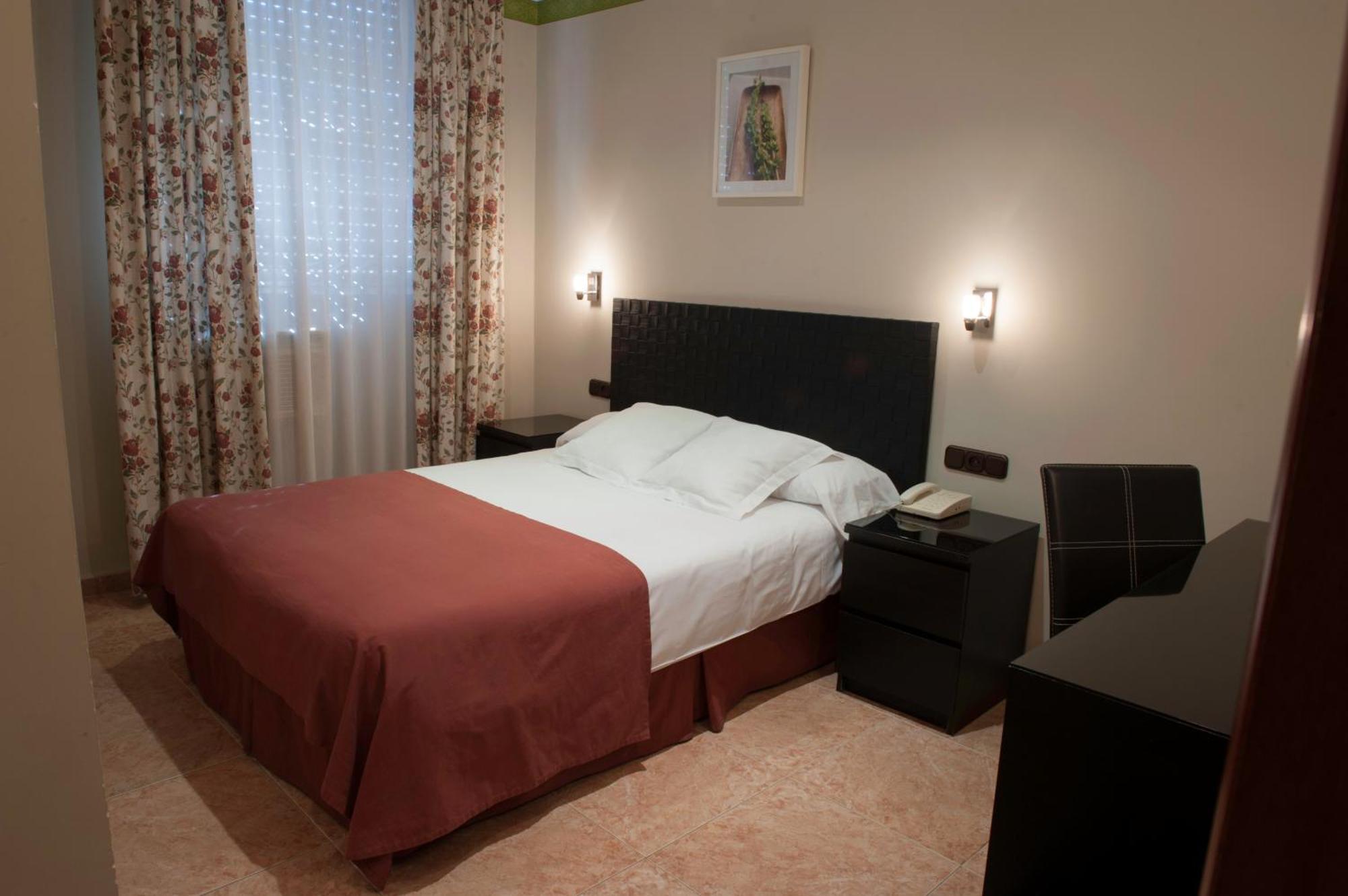 Hotel Alfonso IX (Adults Only) Caces 외부 사진