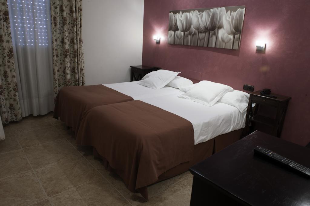 Hotel Alfonso IX (Adults Only) Caces 외부 사진
