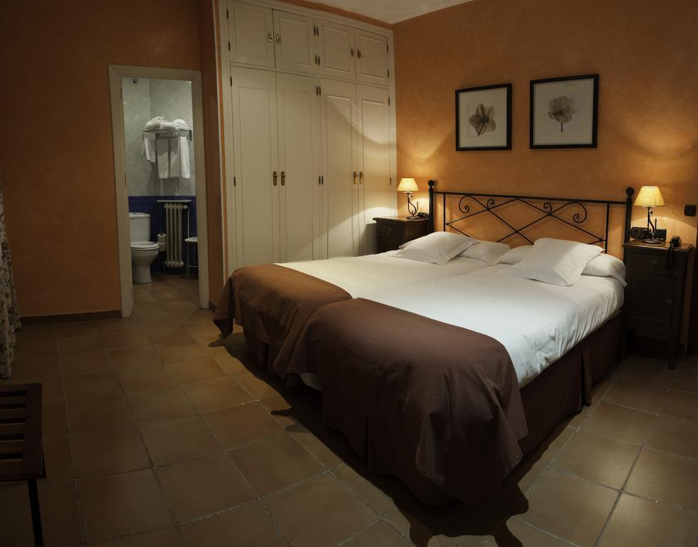 Hotel Alfonso IX (Adults Only) Caces 외부 사진