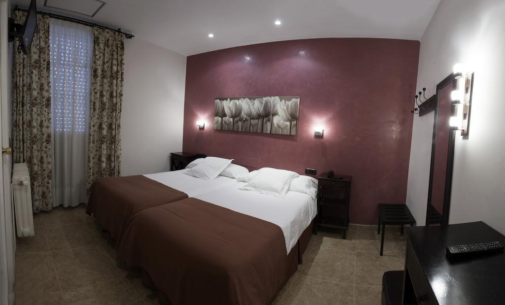 Hotel Alfonso IX (Adults Only) Caces 외부 사진
